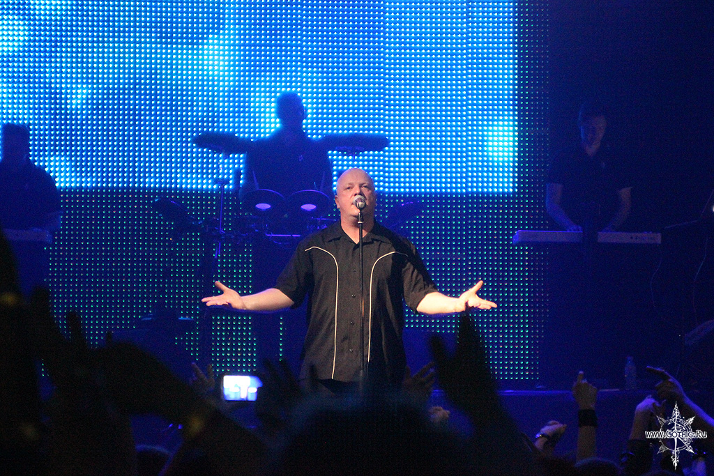 vnv_nation02.jpg