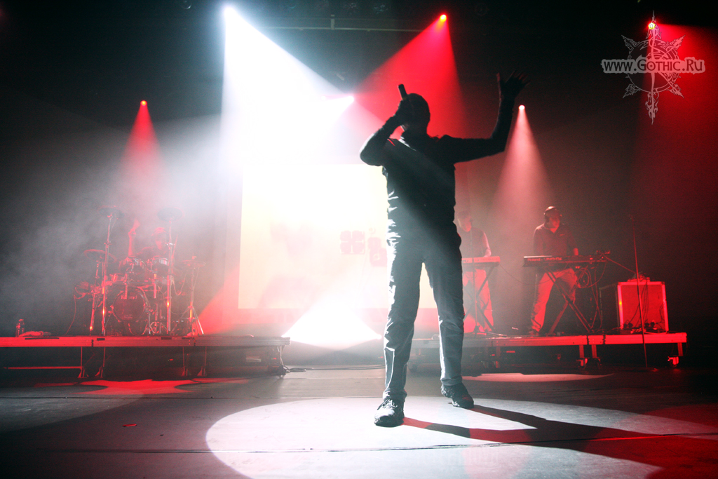 front242_04.jpg