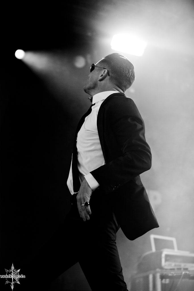 nitzer_ebb09.jpg