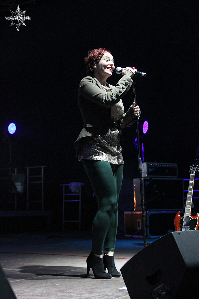 anneke_van_giersbergen00.JPG