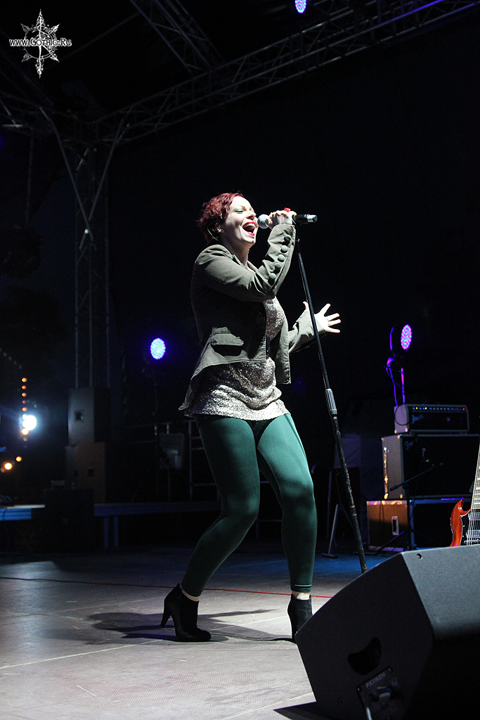 anneke_van_giersbergen03.JPG