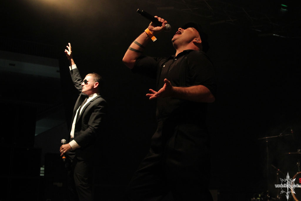 nitzer_ebb08.JPG