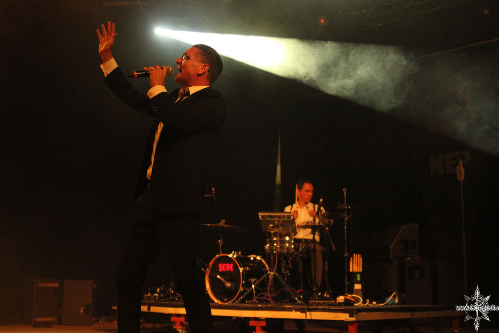 nitzer_ebb16.JPG