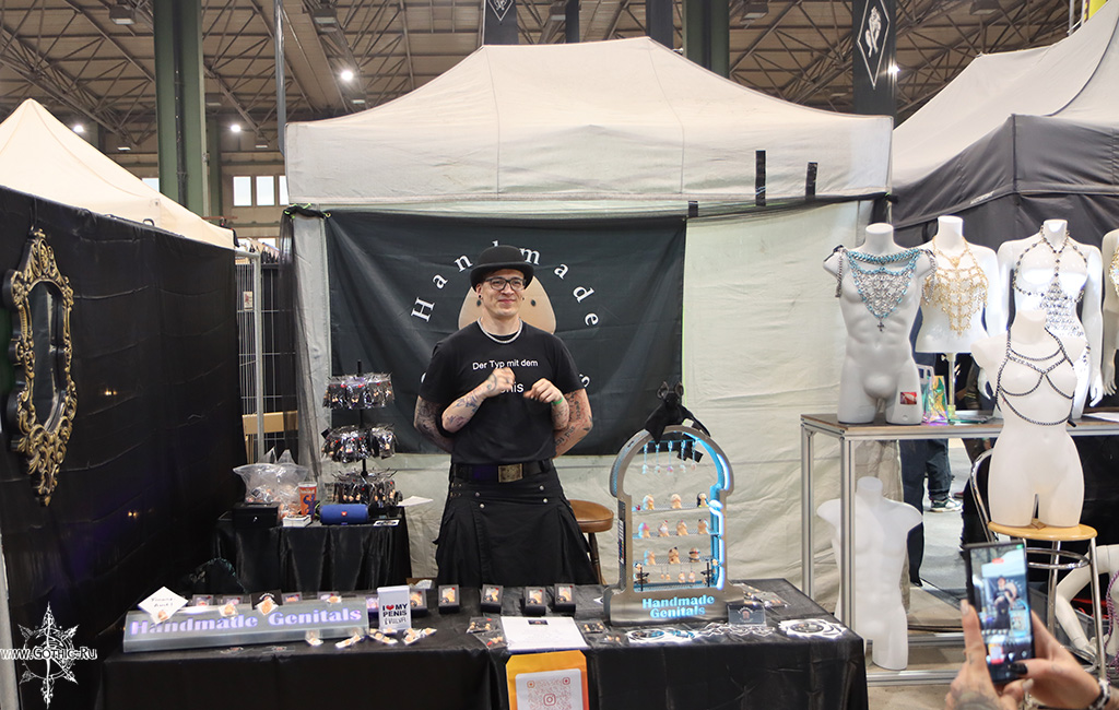 black_market20.jpg
