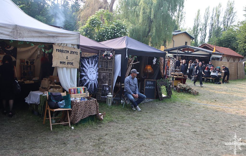 pagan_village34.jpg